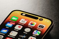 Der Akku des Apple iPhone 14 Pro hält in etwa gleich lange durch wie der des Vorgängermodells. (Bild: James Yarema)