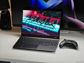 XMG Core 16 M25 im Test - AMD Gaming-Laptop mit 300-Hz-Display und RTX 5070