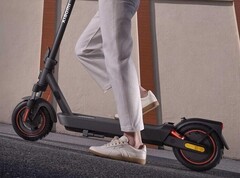Der Electric Scooter 5 Max mit Straßenzulassung ist erstmals deutlich im Preis gefallen (Bildquelle: Xiaomi)