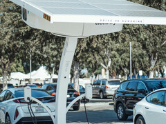 Nachhaltiges Bauen könnte den Preis für E-Autos deutlich senken. (pexels/Kindel Media)