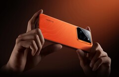 Das Realme GT7 Pro packt den Snapdragon 8 Elite ins auffällige, orange Flaggschiff. (Bildquelle: Realme)