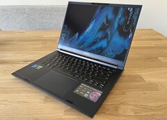 Das MSI Stealth 14 Studio kostet jetzt nur noch 1.007 Euro (Bild: Andreas Osthoff)