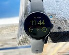 Die Google Pixel Watch 2 erhält durch Wear OS 5 zahlreiche neue Features. (Bildquelle: Notebookcheck)