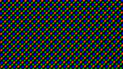 Die OLED-Displays setzen auf eine RG/BG-Sub-Pixel-Matrix bestehend aus einer roten, einer blauen und jeweils einer grünen Leuchtdiode.