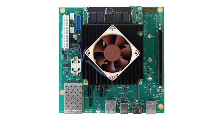 Die Versorgung mit elektrischer Energie erfolgt über ein ATX-Netzteil (Bildquelle: SolidRun)