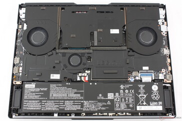 Untere Abdeckung entfernt