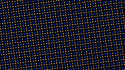 Das OLED-Display setzt auf eine RGGB-Sub-Pixel-Matrix bestehend aus einer roten, einer blauen und zwei grünen Leuchtdioden.