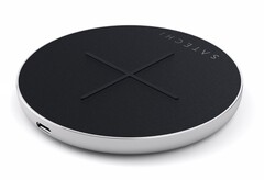 Mit USB-C und bis zu 10 Watt Leistung vereint das Gerät die besten Features von Qi-Ladestationen. (Bild: Satechi)