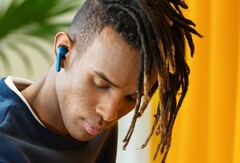 HMD Global bietet mit den Nokia Lite Earbuds besonders günstige, komplett drahtlose Ohrhörer mit solider Akkulaufzeit an. (Bild: HMD Global)