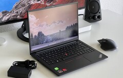 Die AMD-Version des Lenovo ThinkPad E14 Gen 5 ist aktuell für 449 Euro erhältlich (Bildquelle: Andreas Osthoff)