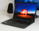 Lenovo bietet Studenten derzeit einen guten Deal für das ThinkPad P16v mit dem 4K-Display (Bildquelle: Andreas Osthoff)