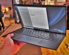Das AsusPro B9 unterbietet sowohl Acers Swift 5 als auch LGs Gram 14 Notebooks um einige Gramm Gewicht.