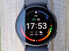 Auch die Galaxy Watch5 erhält ein neues Update (Bildquelle: Benedikt Winkel)