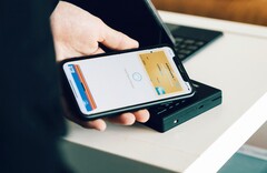 Apple gibt den NFC-Chip des iPhone endlich für Drittanbieter-Apps frei. (Bildquelle: CardMapr.nl)