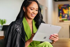 Der Nachfolger des Surface Pro 9 soll einen schnellen ARM-Chip erhalten. (Bild: Microsoft)