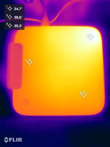 Minisforum AI X1 Pro beim Stresstest (Seitenansicht links / Oberseite)