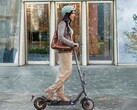 Den E-Scooter E9 Max mit ABE gibt es aktuell für nur 239 Euro. (Bildquelle: Geekbuying)