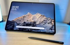 Das Xiaomi Pad 6S Pro ist ein großes 12-Zoll-Tablet und kostet im Deal aktuell nur 406 Euro (Bildquelle: Manuel Masiero)