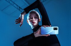 Das Realme 8 5G ist schon zum Listenpreis ein Preis-Leistungs-Star. (Bild: Realme)