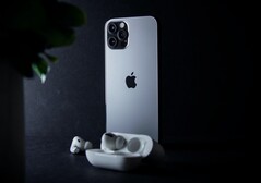 Das Apple iPhone 13 erhält laut Ming-Chi Kuo eine deutlich bessere Ultraweitwinkel-Kamera. (Bild: Brandon Romanchuk)