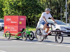 Maxximus: Schwerlastanhänger mit Motoren