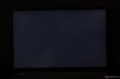 Minimal ungleichmäßiges Backlight Bleeding