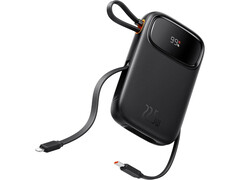 Die neue Baseus 22,5 Wh 20.000 mAh Powerbank hat gleich zwei Kabel integriert. (Bild: Amazon)