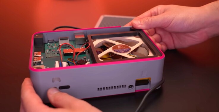 Der Modder kühlt die schnellere Switch mit einem Noctua-Lüfter. (Bildquelle: Nacho Nacho Productions)