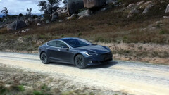 Model S mit 666.666 km auf der Original-Batterie (Bildquelle: FullyCharged/YT)