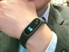 Xiaomi: CEO zeigt neues Mi Band 2 Fitnessband