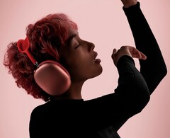 Die Apple AirPods Max sind ein Jahr nach ihrem Launch bereits deutlich günstiger zu haben. (Bild: Apple)