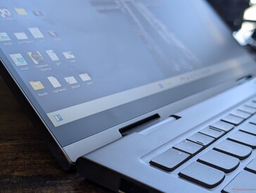 Edge-to-Edge-Touchscreens gibt es in glänzend oder matt. OLED muss in glänzend sein