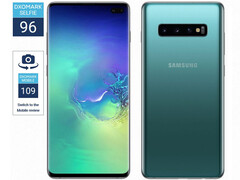 Samsung Galaxy S10+ im Kameratest gleichauf mit Huawei Mate 20 Pro und P20 Pro. Selfiecam aber deutlisch besser.