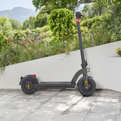 Aldi verkauft in der kommenden Woche mit dem Prophete Urbanicer einen reduzierten E-Scooter mit Straßenzulassung. (Bild: Aldi)