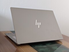 Das neue OmniBook Ultra 14 hat ein besseres 120Hz-OLED-Display bekommen, vorher gab's nur 60Hz und IPS