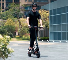 Der iScooter i10 Pro Elektroroller ist aktuell im Angebot. (Bildquelle: Geekbuying)