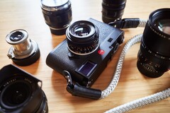 Die Leica M11 ist mit hunderten Objektiven aus den vergangenen 100 Jahren kompatibel. (Bild: Notebookcheck)