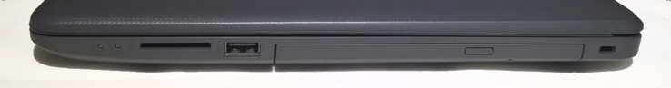 Rechte Seite: SD-Kartenleser, 1x USB 2.0, DVD-RW-Laufwerk, Kensington-Lock