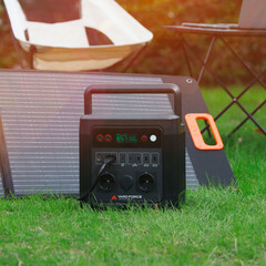 Aldi verkauft kommende Woche ein Set aus der Yard Force Power Station LX PS600 und dem Solarpanel LX SPP10. (Bild: Aldi-Onlineshop)