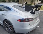 Der Turbo-Diesel hat die Batterie des Tesla Model S auf dem 5.600km langen Trip mit Strom versorgt (Bildquelle: Warped Perception)