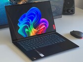 Das Lenovo Yoga Slim 7x ist ein ausdauernder OLED-Laptop mit langer Akkulaufzeit (Bildquelle: Andreas Osthoff)