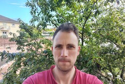 Selfie mit der 9-MPix-Frontkamera des Honor Magic Pad 3