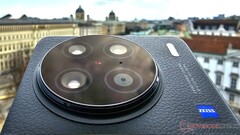 Das Vivo X100 Pro+ könnte wie das Vivo X90 Pro (hier im Bild) nur eine Triple-Cam an Bord haben aber dennoch die Qualität und Flexibilität einer Quad-Cam bieten.