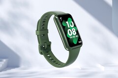 Das Huawei Band 7 besitzt ein dünneres, leichteres Gehäuse als das Vorgängermodell. (Bild: Huawei)