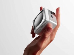 Der Mini-PC passt sozusagen in eine Hand (Bildquelle: Szbox)