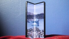Mit dem Nachfolger zum Galaxy Z Fold3, hier im Bild, will Samsung offenbar noch deutlich mehr an der Preisschraube drehen.