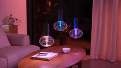 Signify bringt mit der Philips Hue Lightguide Lampe in Elipsenform ein weiteres Produkt auf den Markt. (Bild: Signify)