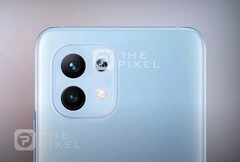 Beim Xiaomi Mi 11 Lite handelt es sich offenbar um ein verhältnismäßig gut ausgestattetes Mittelklasse-Smartphone. (Bild: The Pixel, YouTube)