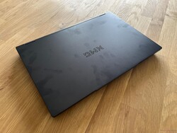 Fingerabdrücke sind auf den Alu-Oberflächen schnell sichtbar.