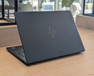 Der große Akku, das niedrig auflösende 60Hz-IPS-Display und die sparsame Lunar Lake-CPU tragen zur langen Laufzeit des HP EliteBook bei (Bildquelle: Notebookcheck)